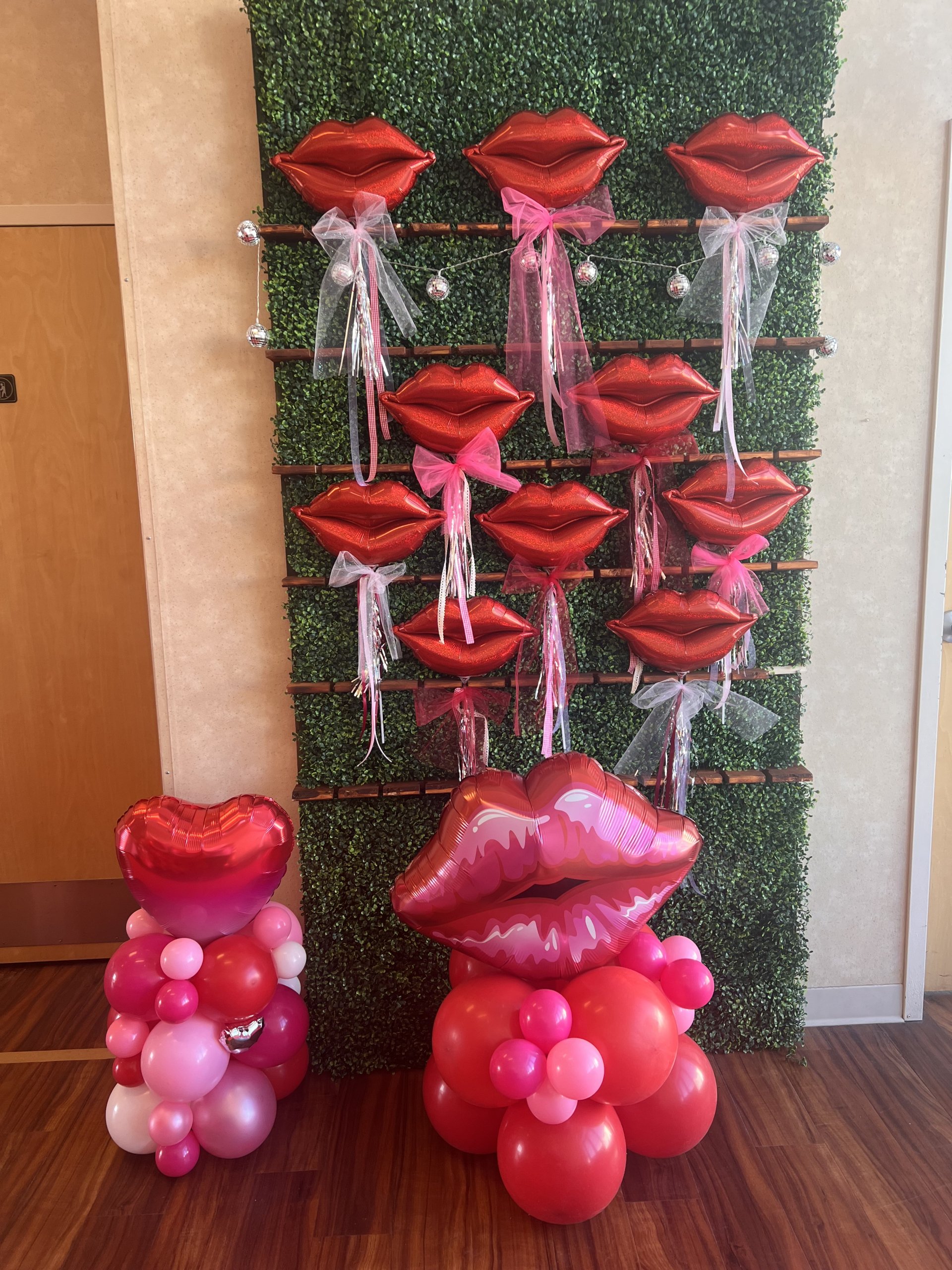 Confetti Friends Valentine's Day Pop Up Balloons For Sale